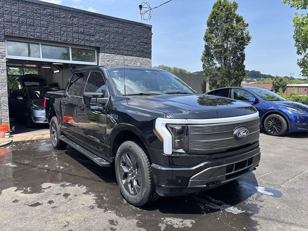 2024 Ford F-150 Lightning Lariat