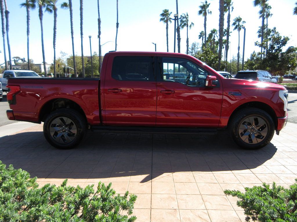 2024 Ford F-150 Lightning photo 1