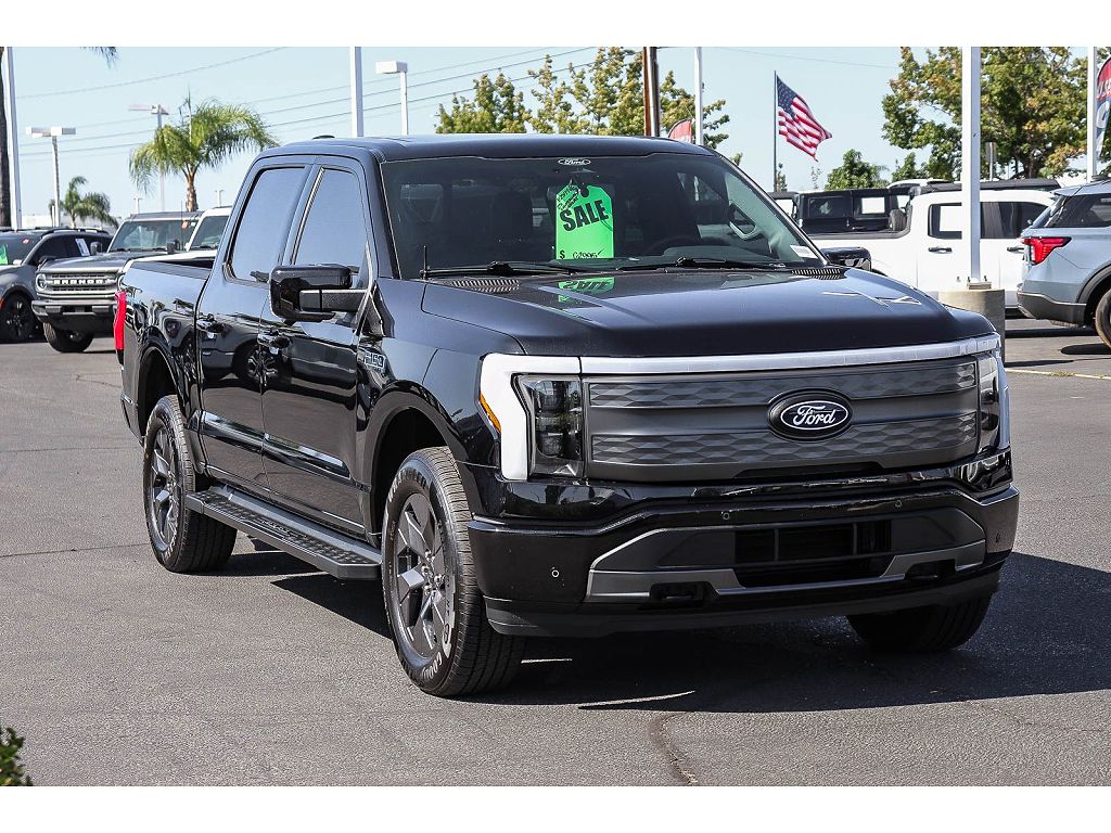 2025 Ford F-150 Lightning Lariat