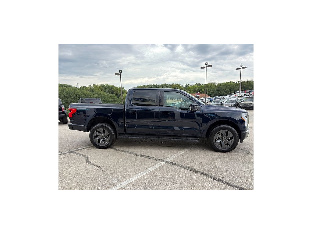 2025 Ford F-150 Lightning Lariat