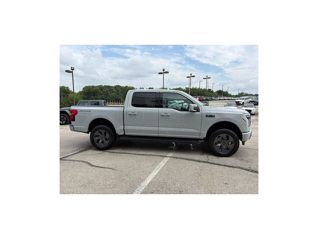2024 Ford F-150 Lightning Lariat
