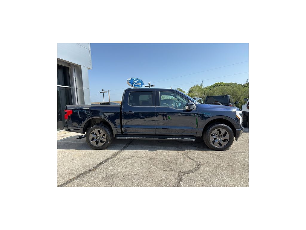 2024 Ford F-150 Lightning Lariat