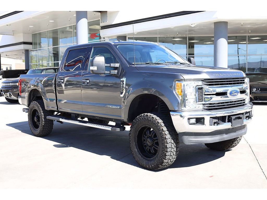 2017 Ford Super Duty F-250 SRW Lariat