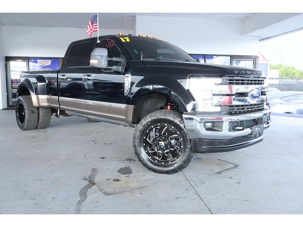 2017 Ford Super Duty F-350 DRW King Ranch 4WD Crew Cab 8' Box