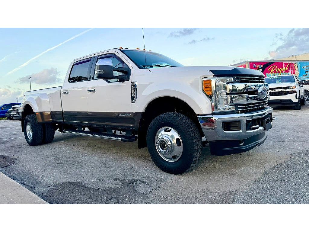 2017 Ford F-350 Super Duty Lariat