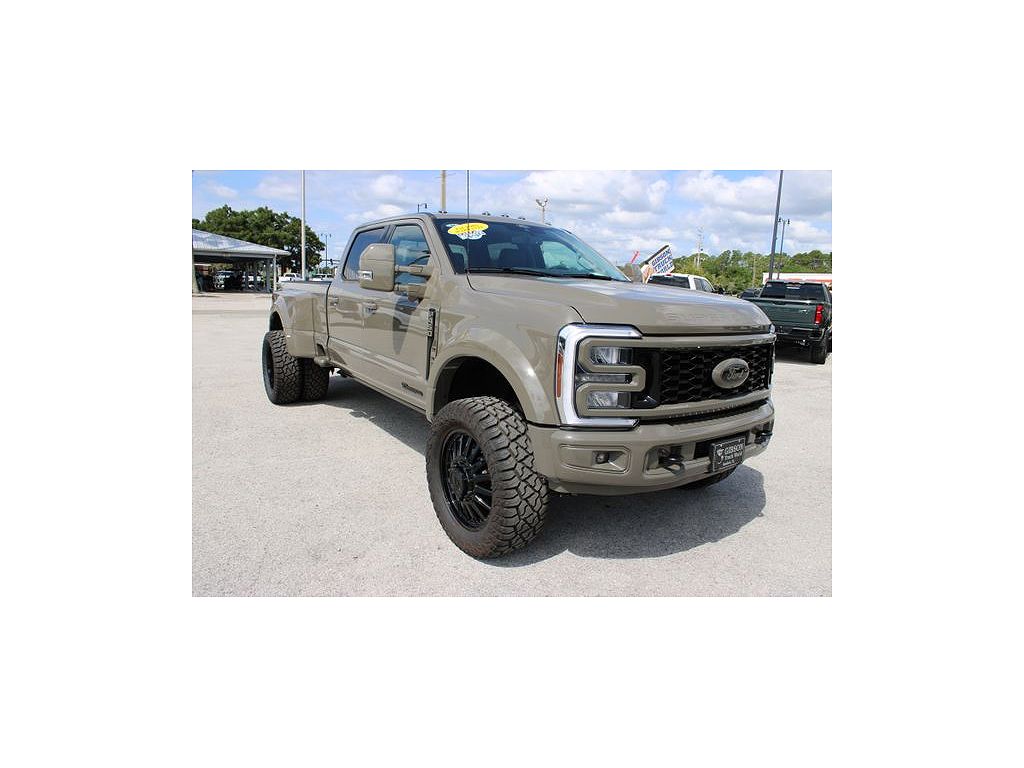 2026 Ford F-450 Lariat Crew Cab Lifted Dually 4x4