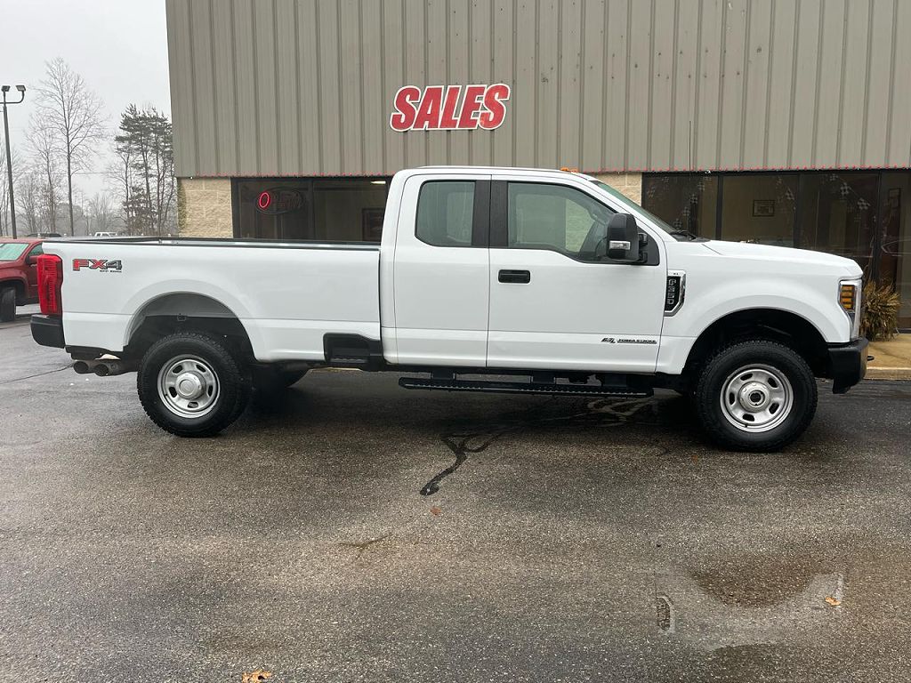 2018 Ford F-350 Super Duty XL 4WD SuperCab 8' Box