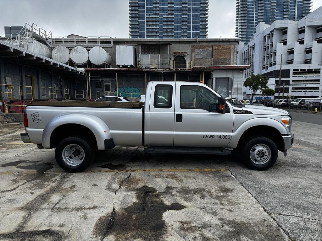 2016 Ford Super Duty F-350 DRW 4WD SuperCab 158" Lariat