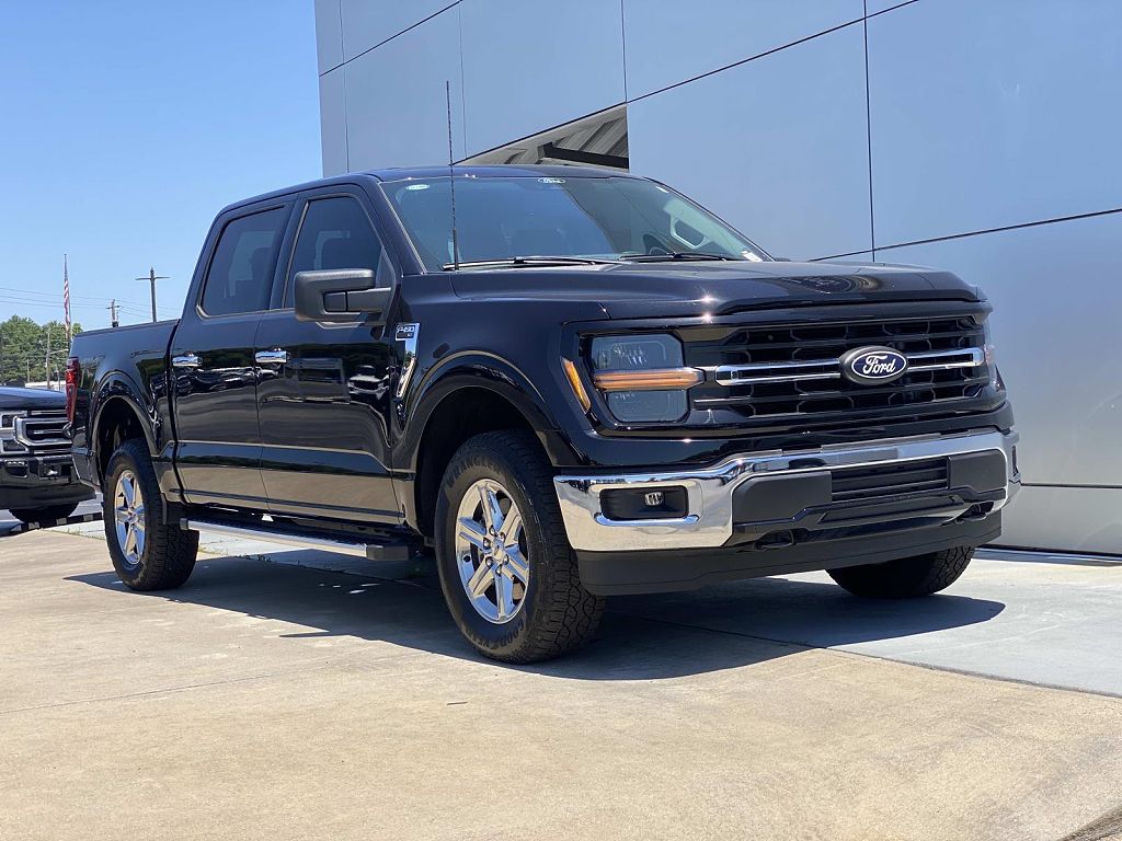 2025 Ford F-150 XLT 4WD SuperCrew 5.5' Box