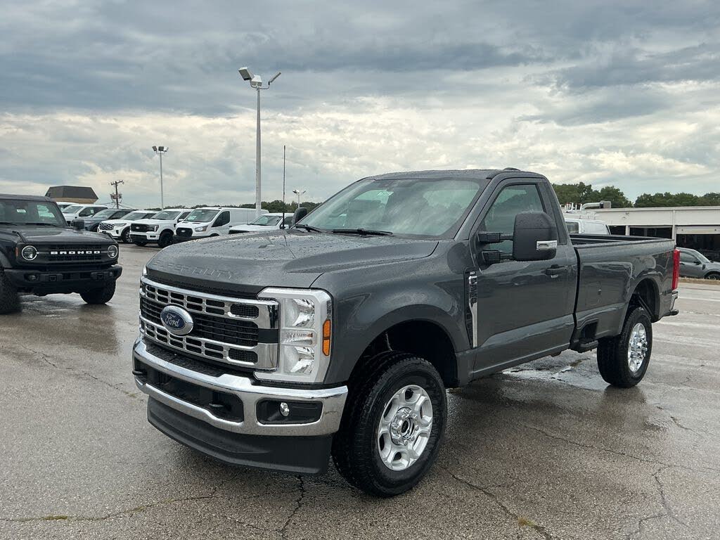 2026 Ford F-350 Super Duty XLT