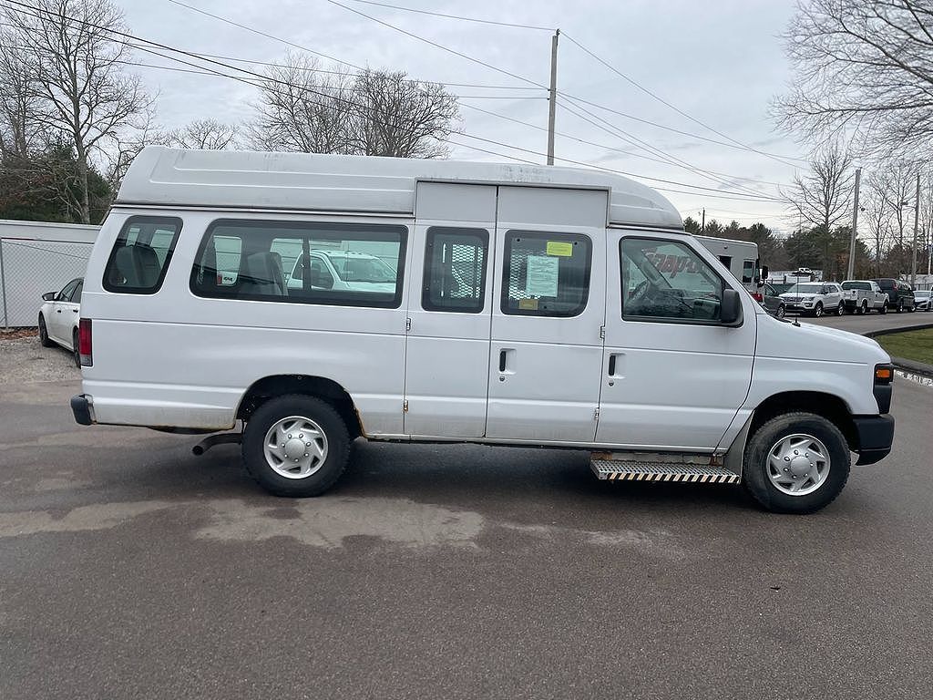 2013 Ford Econoline E-350 Super Duty