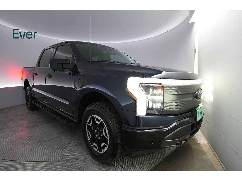 2023 Ford F-150 Lightning XLT