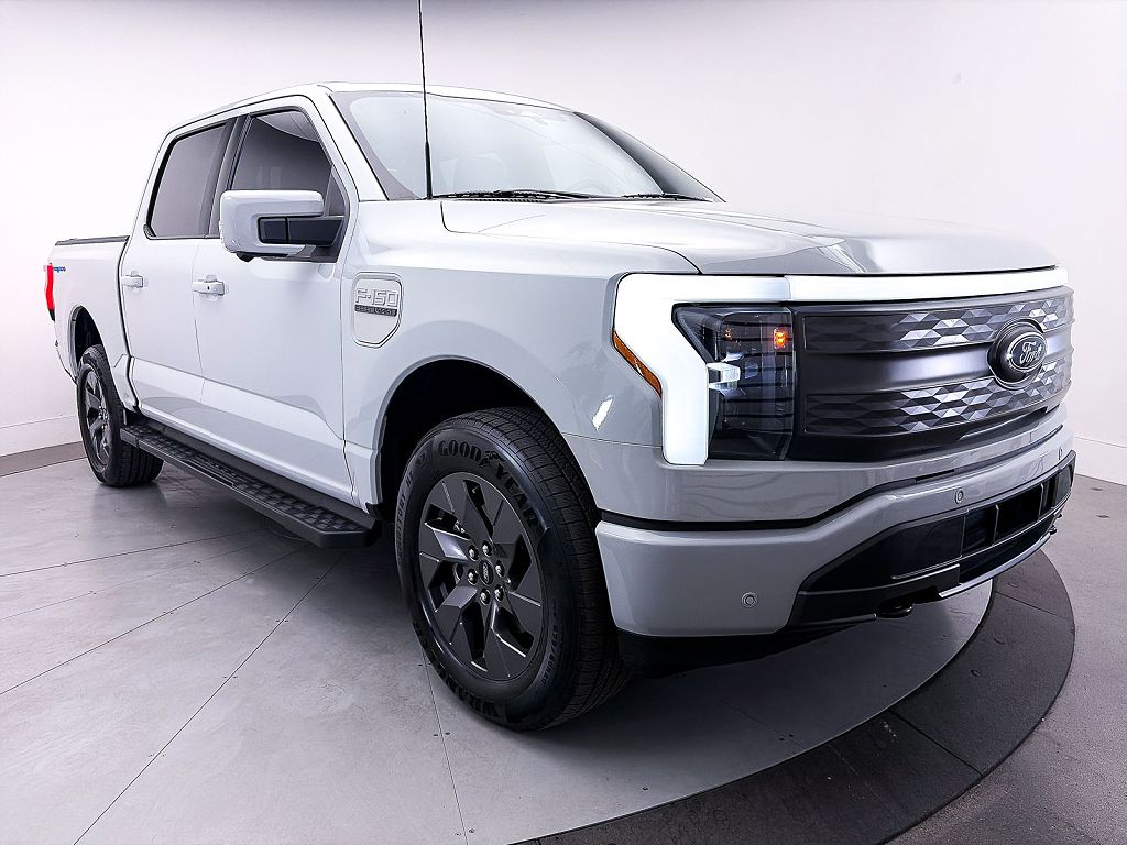 2023 Ford F-150 Lightning LARIAT