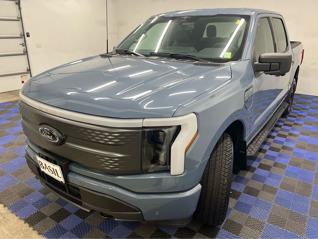 2023 Ford F-150 Lightning XLT 4WD Supercrew 5.5 Box