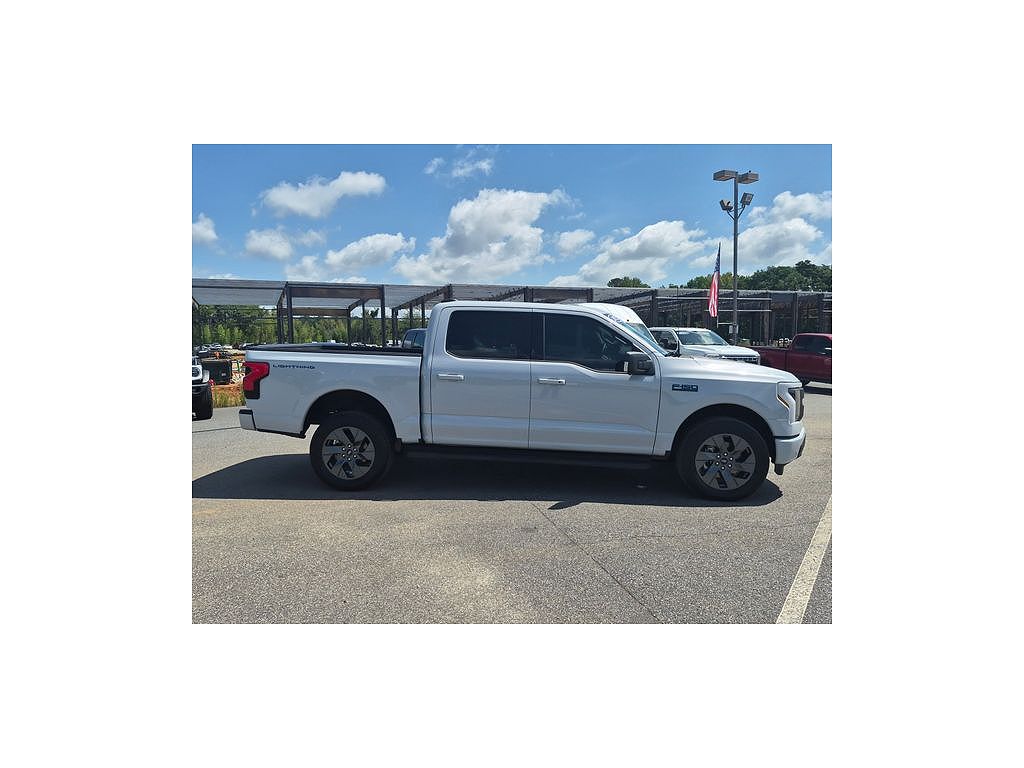 2025 Ford F-150 Lightning Flash