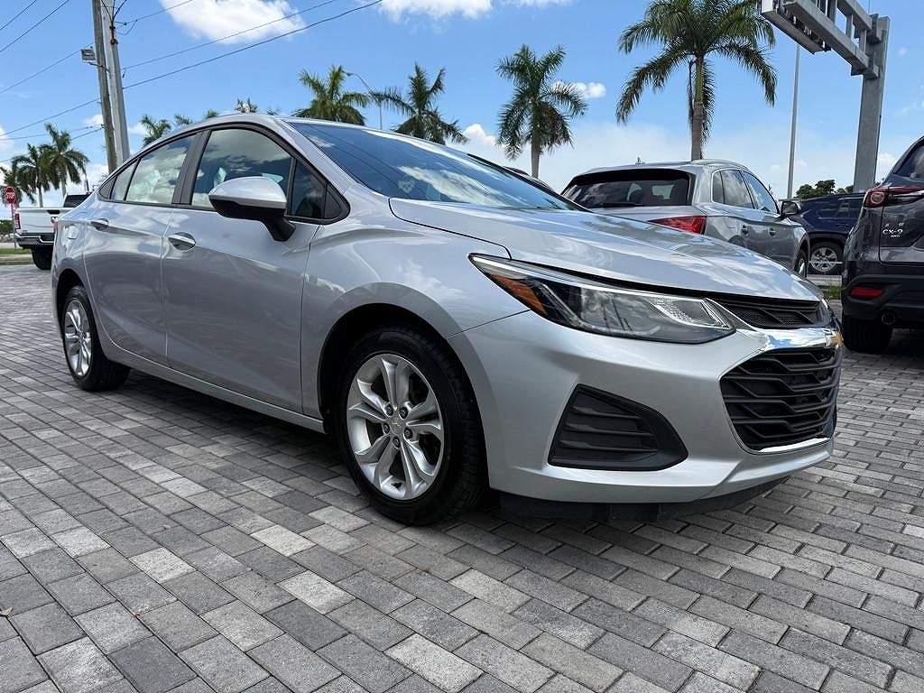 2019 Chevrolet Cruze 4dr Sdn LS