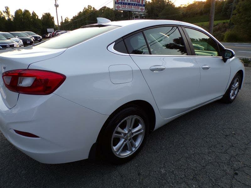 2017 Chevrolet Cruze - 10