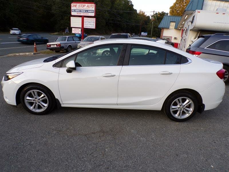 2017 Chevrolet Cruze - 12