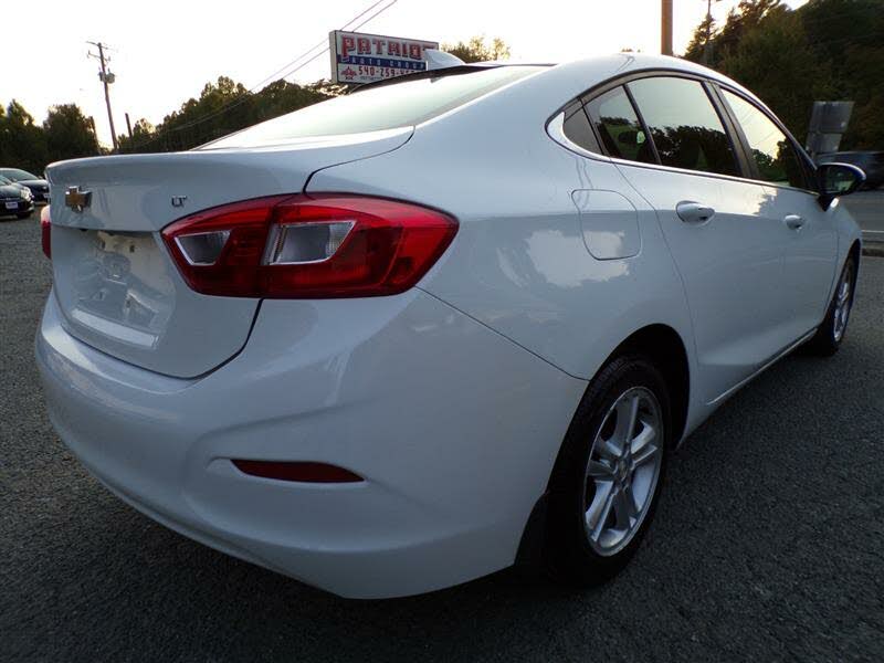 Vehicle Image 8 of 91 for 2017 Chevrolet Cruze