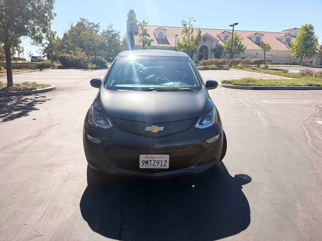 2017 Chevrolet Bolt EV photo 2