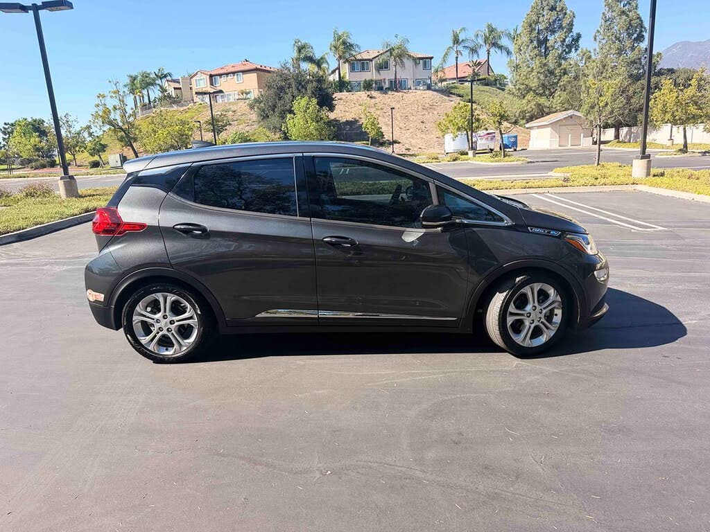 2017 Chevrolet Bolt EV photo 3