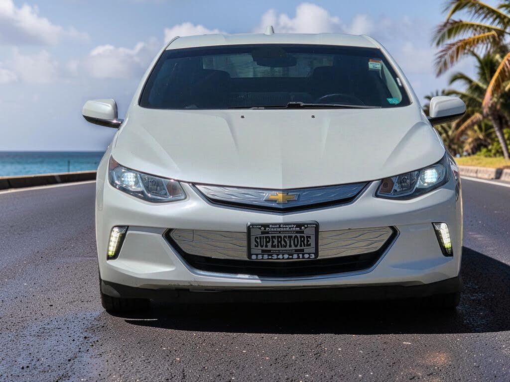 2017 Chevrolet Volt photo 2