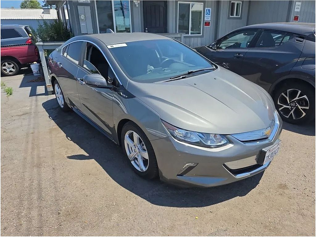 2017 Chevrolet Volt photo 1