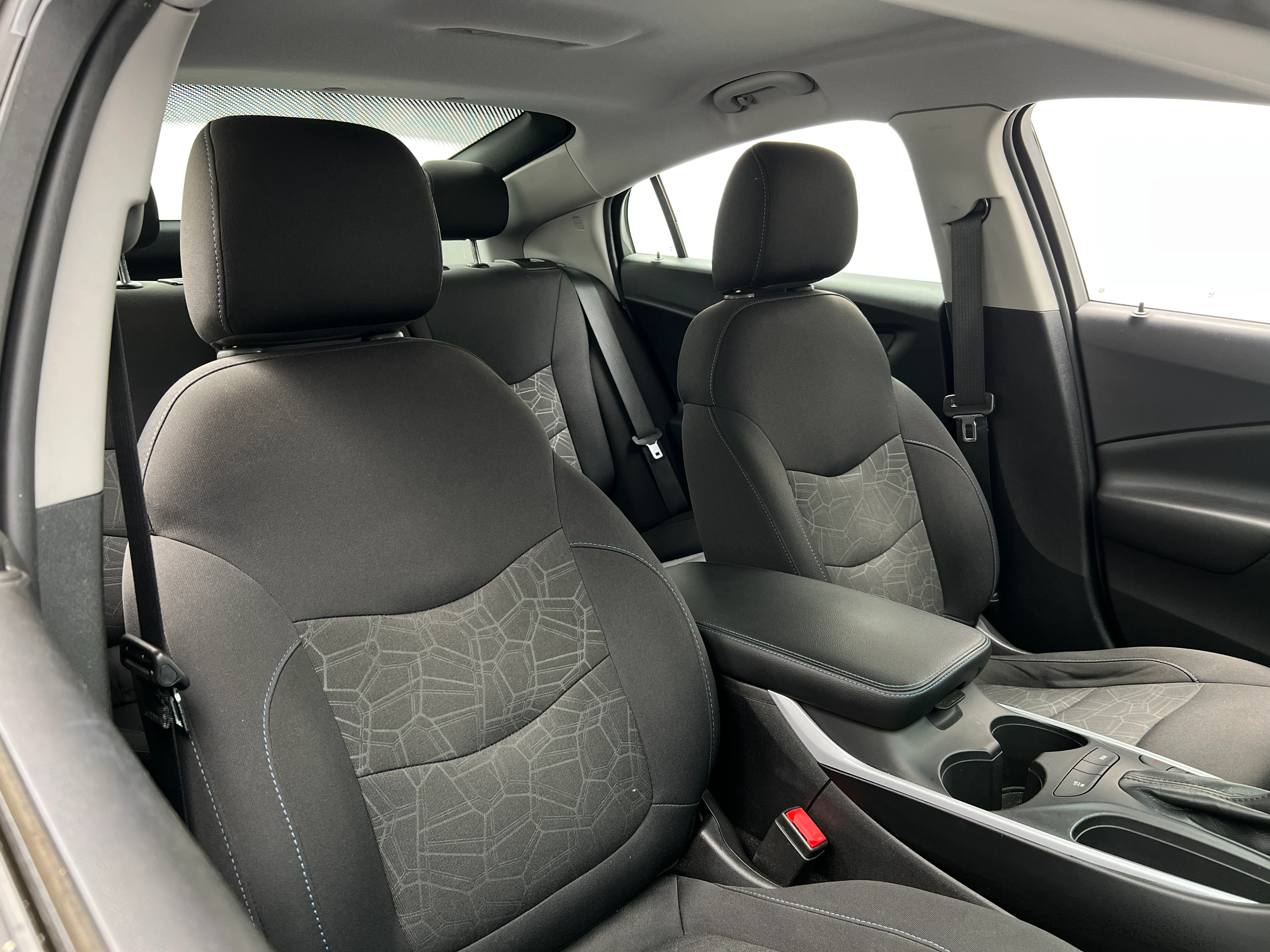 2018 Chevrolet Volt photo 1