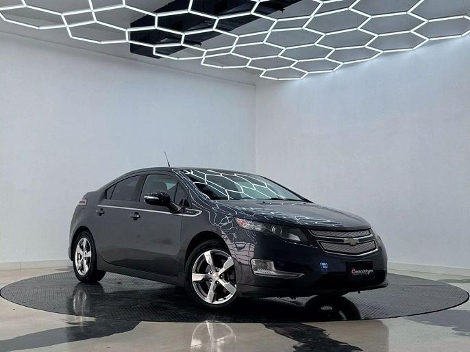 2011 Chevrolet Volt photo 2