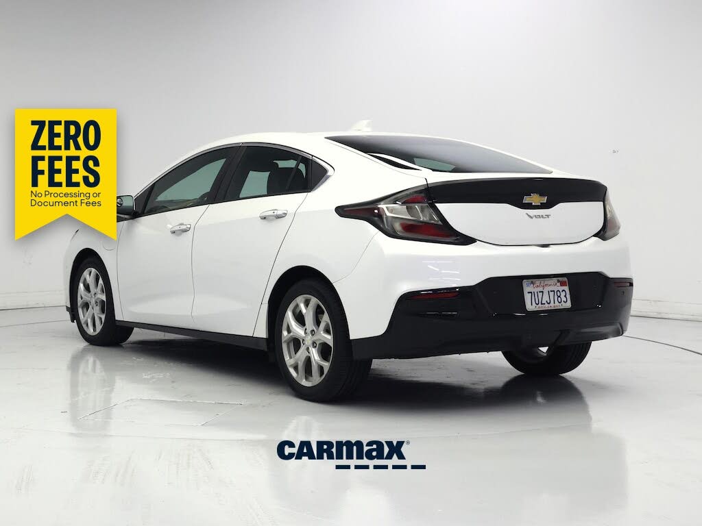 2017 Chevrolet Volt photo 2