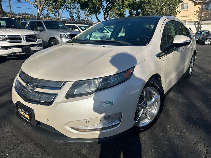 2012 Chevrolet Volt photo 2