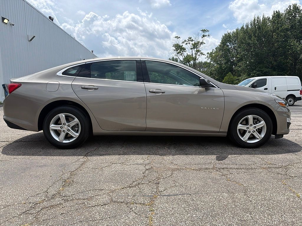 2024 Chevrolet Malibu LT