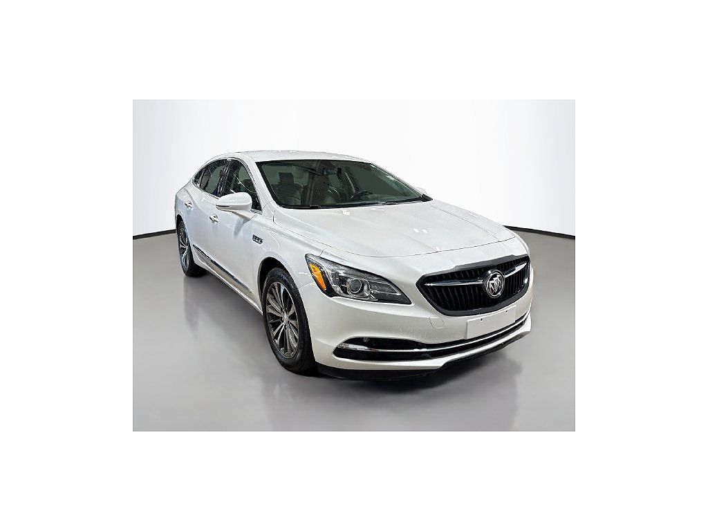 2017 Buick LaCrosse Essence W/ 29K MILES!!
