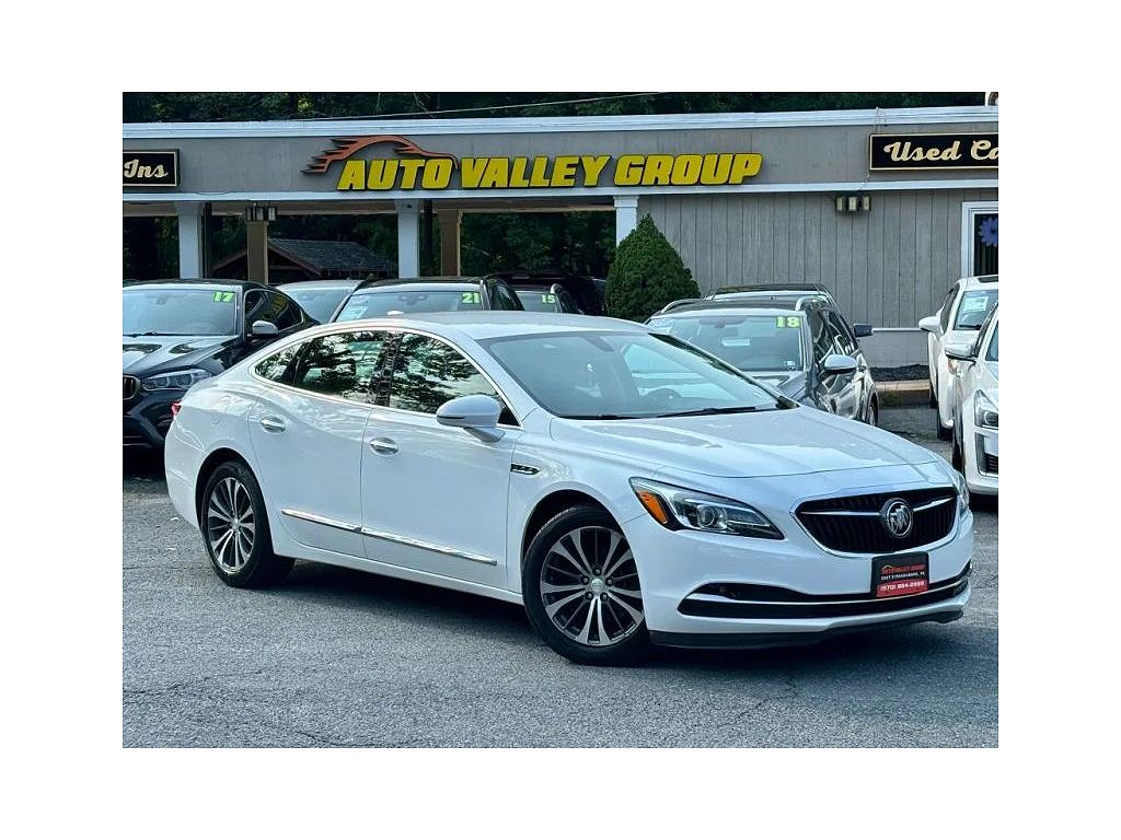 2017 Buick LaCrosse Essence Sedan 4D