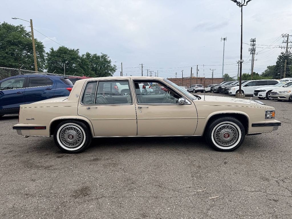 1985 Cadillac DeVille Unspecified