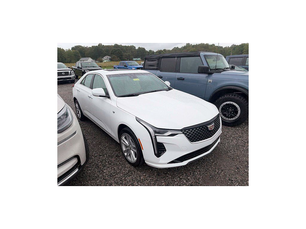 2022 Cadillac CT4 Luxury