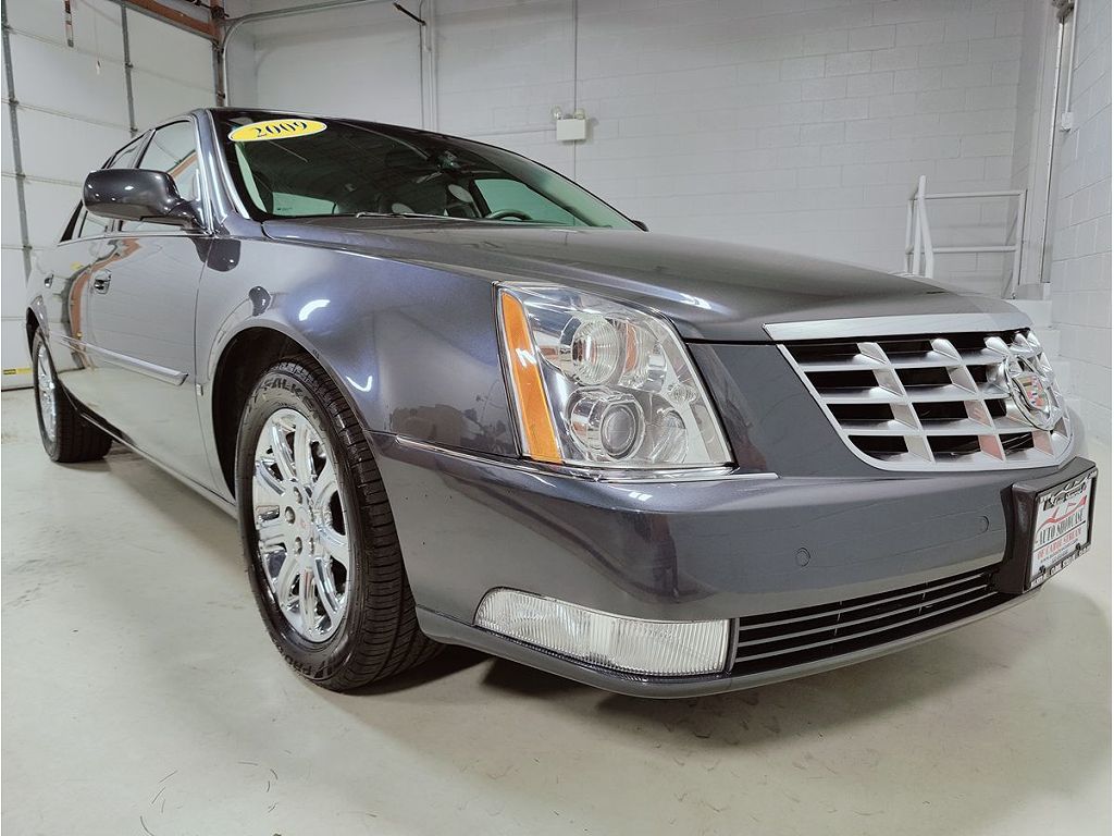 2009 Cadillac DTS Luxury 6-Passenger