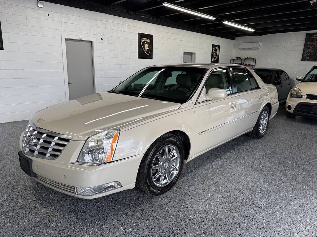 2010 Cadillac DTS Luxury