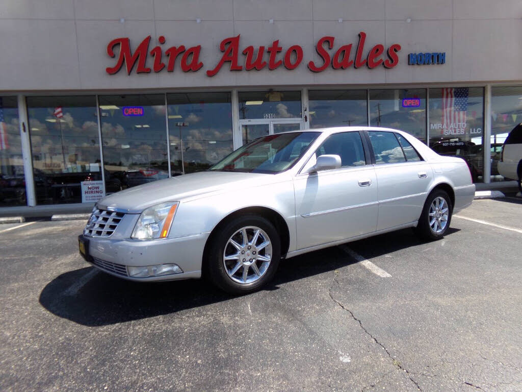 2010 Cadillac DTS Luxury