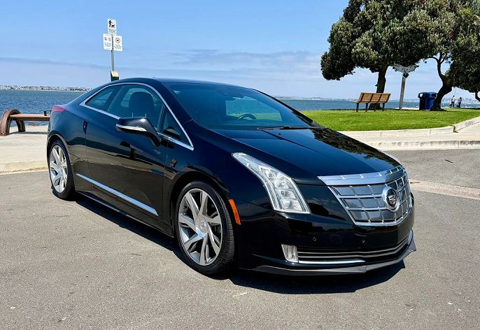 2014 Cadillac ELR photo 2