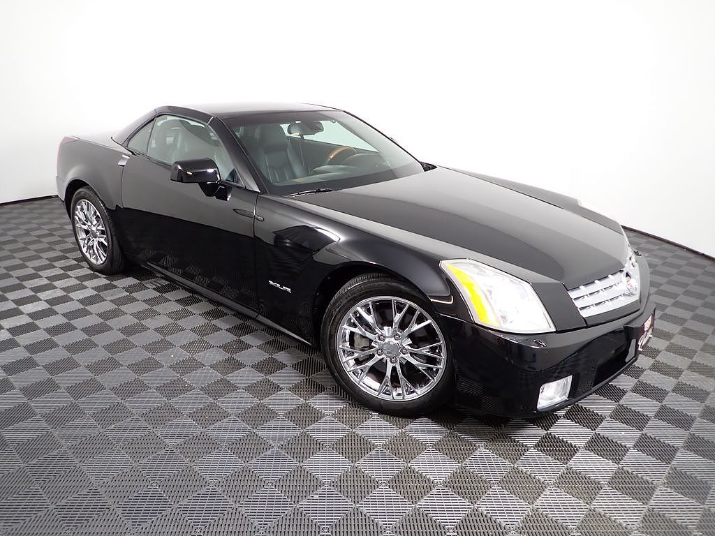 2005 CADILLAC XLR 2dr Convertible