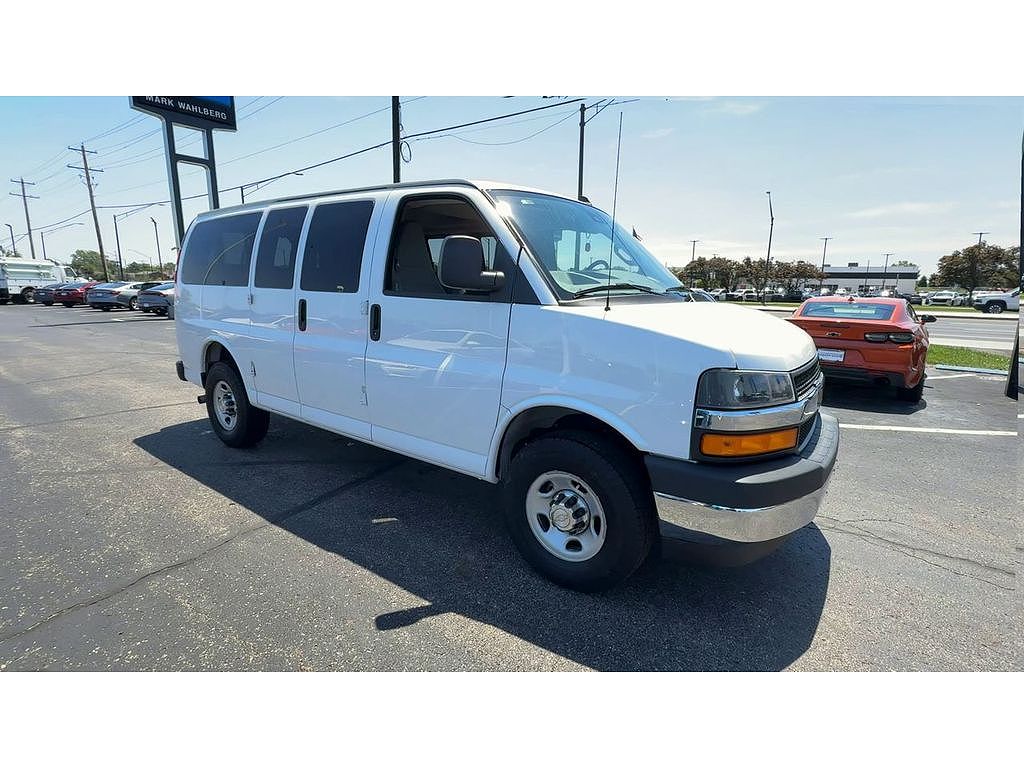 2022 Chevrolet Express 2500 LT