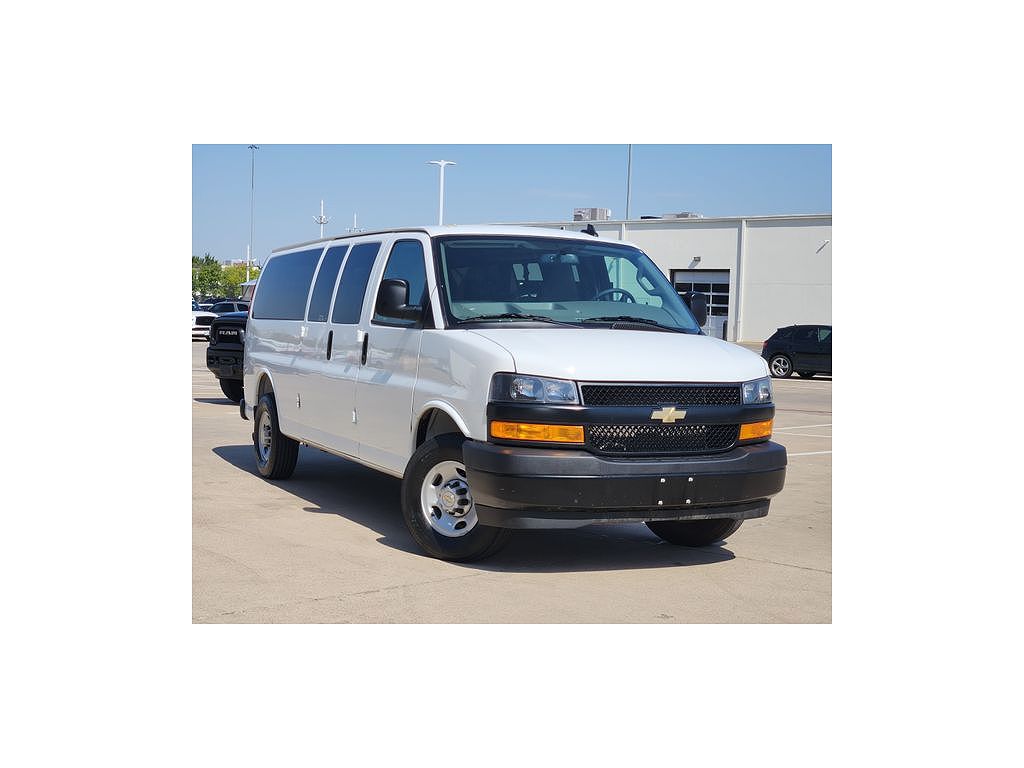 2025 Chevrolet Express LS 3500