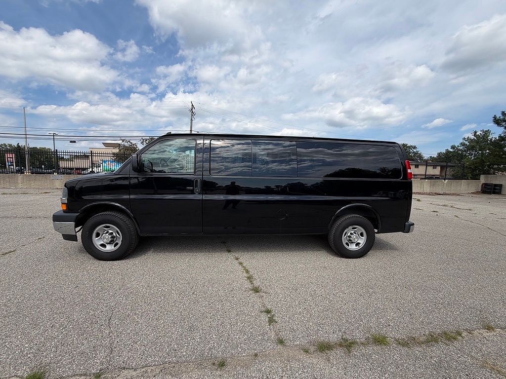 2022 Chevrolet Express LS 3500