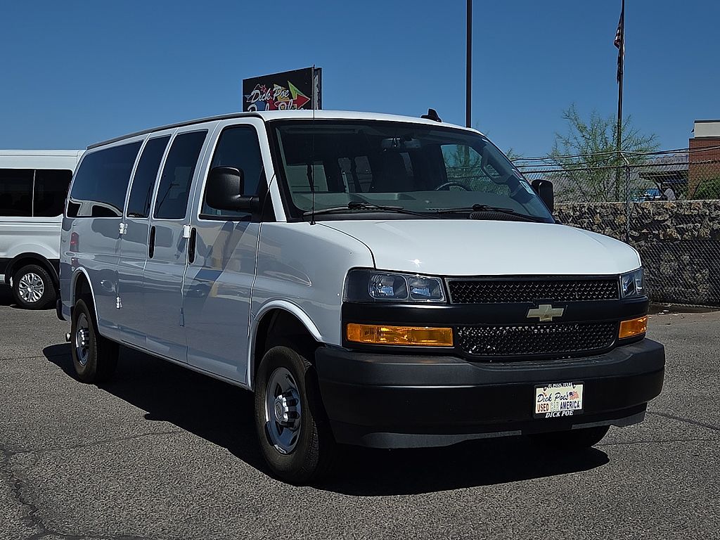 2025 Chevrolet Express LS 3500