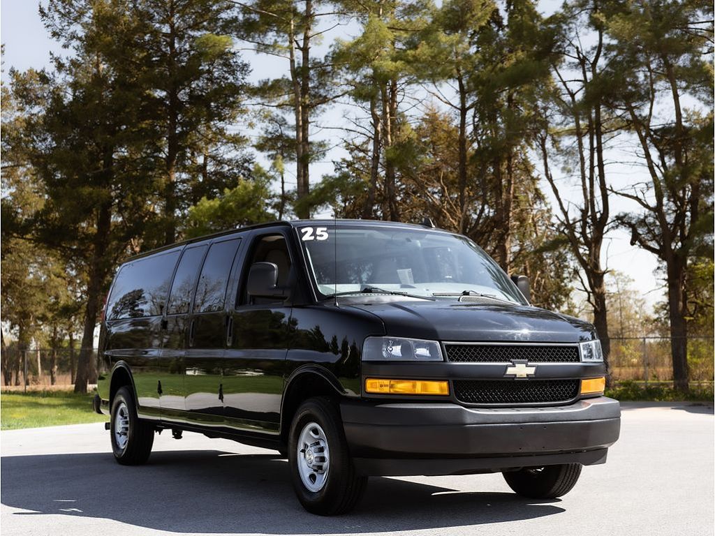 2025 Chevrolet Express LS 3500