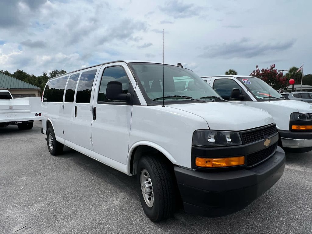 2025 Chevrolet Express LS 3500
