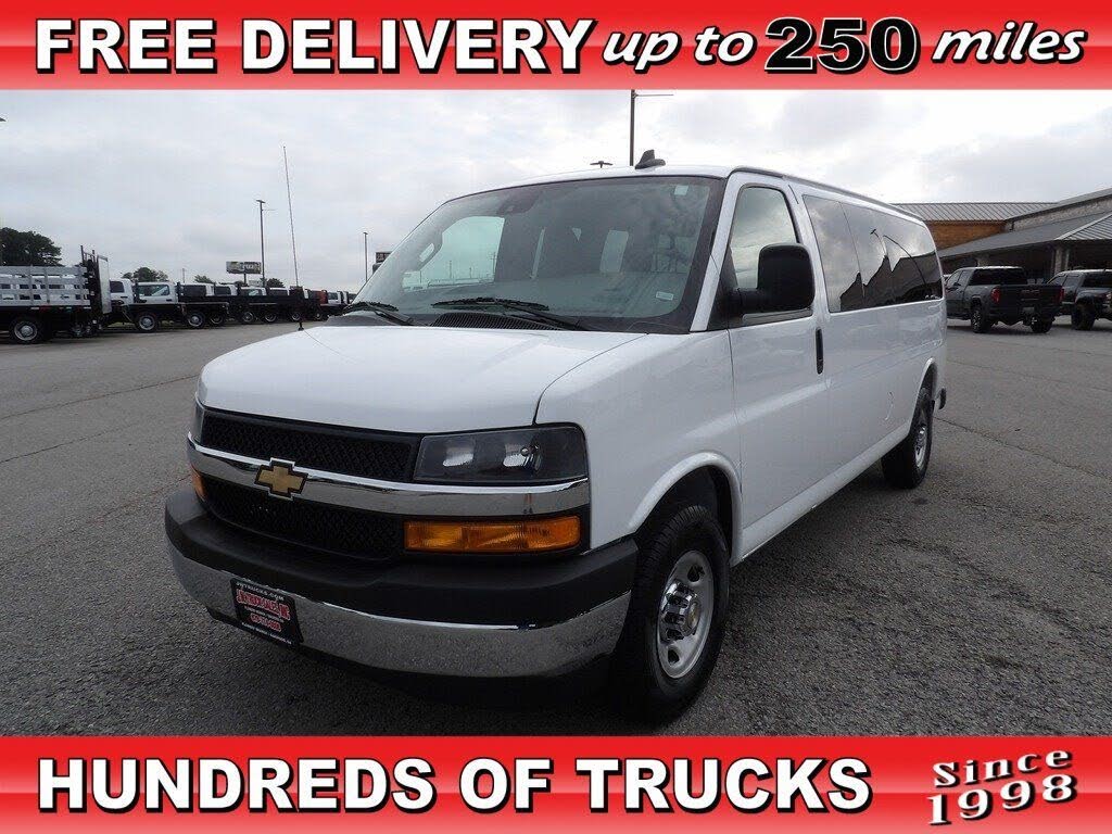 2025 Chevrolet Express LT 3500