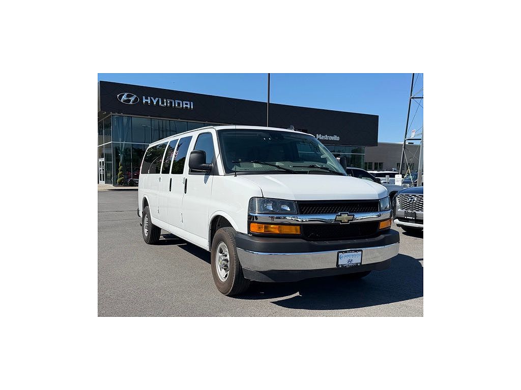 2025 Chevrolet Express LT 3500