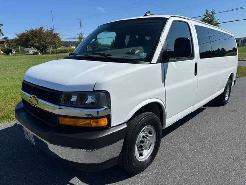2025 Chevrolet Express LT 3500